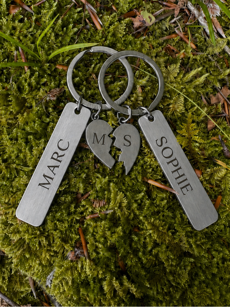Personalisierte Herzanhänger für Paare