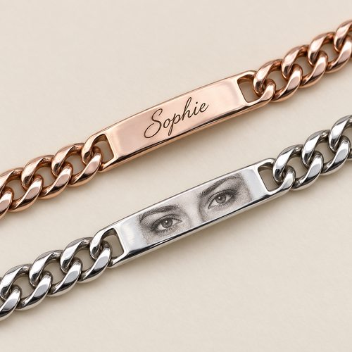 Gestaltungsbeispiel: Armband mit Namensgravur und Augenmotiv auf cremefarbenem Hintergrund